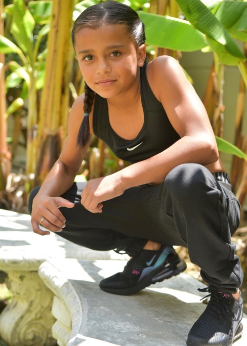 ZYXAaliyahSimonian:uploads/photos/aaliyahs_9178.jpg