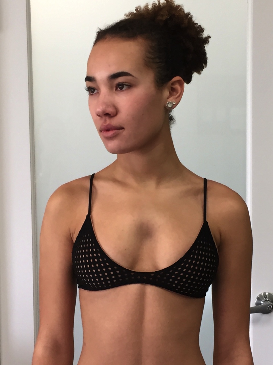 11dLizziDonaville:uploads/polaroids/lizzi_closeup_semiprofile.jpg
